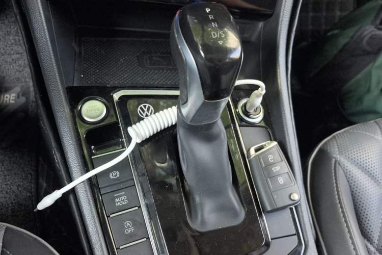 Used Volkswagen Sagitar 2023 280TSI DSG Excellence Plus Edition Gear Lever