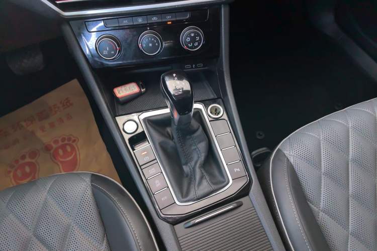 Used Volkswagen Sagitar 2023 280TSI DSG Beyond Lite Edition Gear Lever