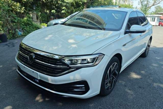 Ojetý Volkswagen Sagitar 2023 280TSI DSG Excellence Edition