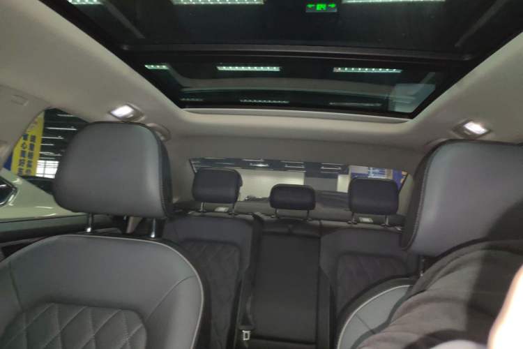 Used Volkswagen Sagitar 2023 300TSI DSG Excellence Edition Headliner