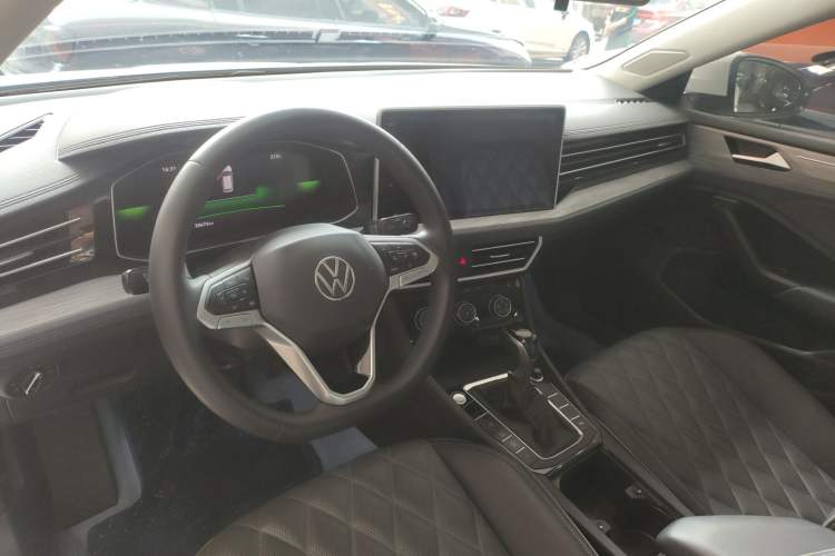 Used Volkswagen Sagitar 2023 300TSI DSG Excellence Edition Instrument Cluster