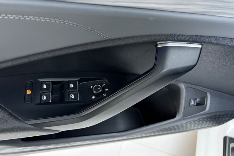 Used Volkswagen Sagitar 2023 300TSI DSG Excellence Edition Interior 2
