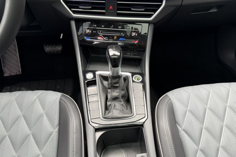 Used Volkswagen Sagitar 2023 280TSI DSG Excellence Edition Interior 2