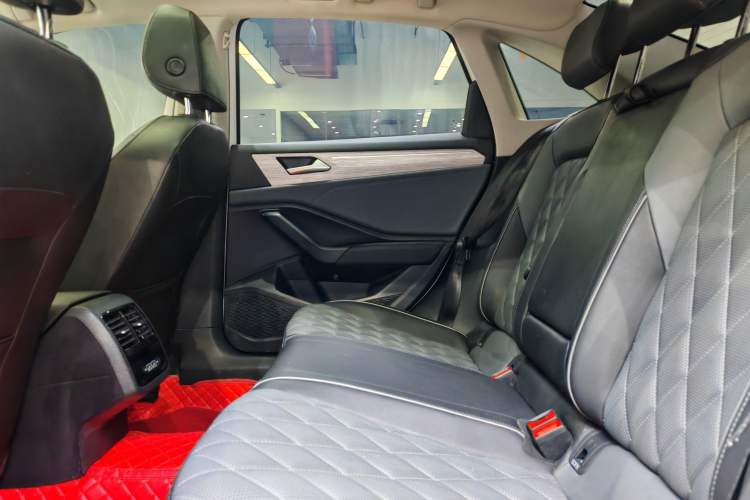 Used Volkswagen Sagitar 2023 300TSI DSG Excellence Edition Interior 3