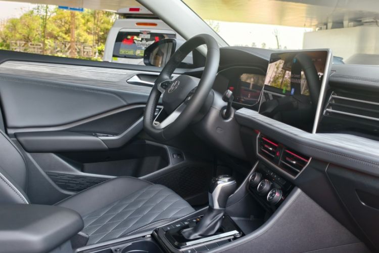 Used Volkswagen Sagitar 2023 300TSI DSG Excellence Edition Interior 3