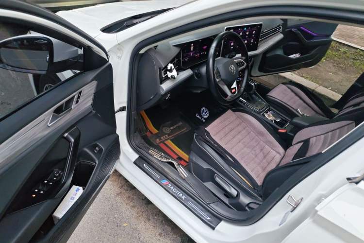Used Volkswagen Sagitar 2023 280TSI DSG Excellence Edition Interior 3