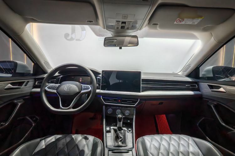 Used Volkswagen Sagitar 2023 300TSI DSG Excellence Edition Interior 4