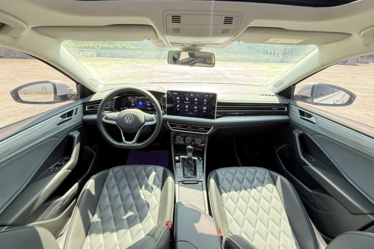 Used Volkswagen Sagitar 2023 300TSI DSG Excellence Edition Interior 4