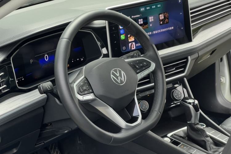 Used Volkswagen Sagitar 2023 300TSI DSG Excellence Edition Interior 4