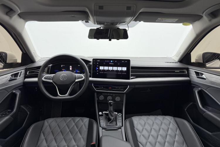 Used Volkswagen Sagitar 2023 300TSI DSG Excellence Edition Interior 4