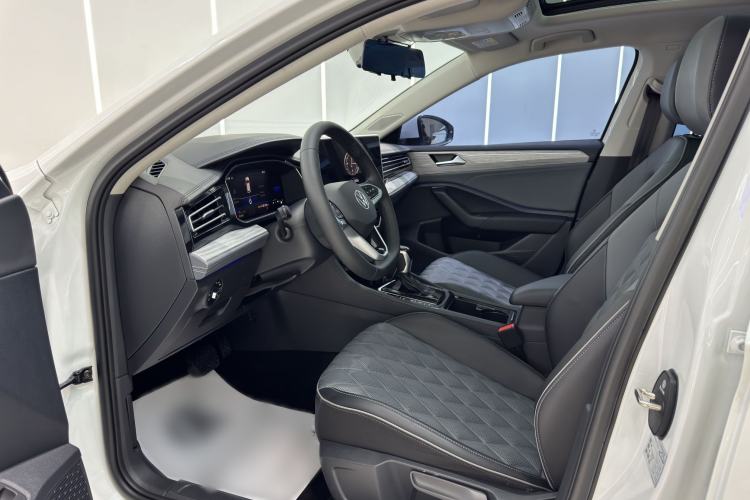 Used Volkswagen Sagitar 2023 300TSI DSG Excellence Edition Interior 4