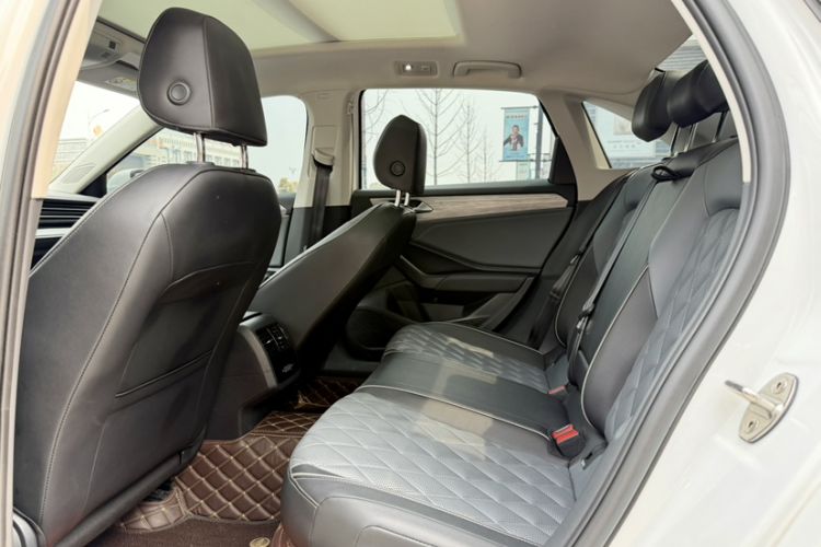 Used Volkswagen Sagitar 2023 300TSI DSG Excellence Edition Interior 4