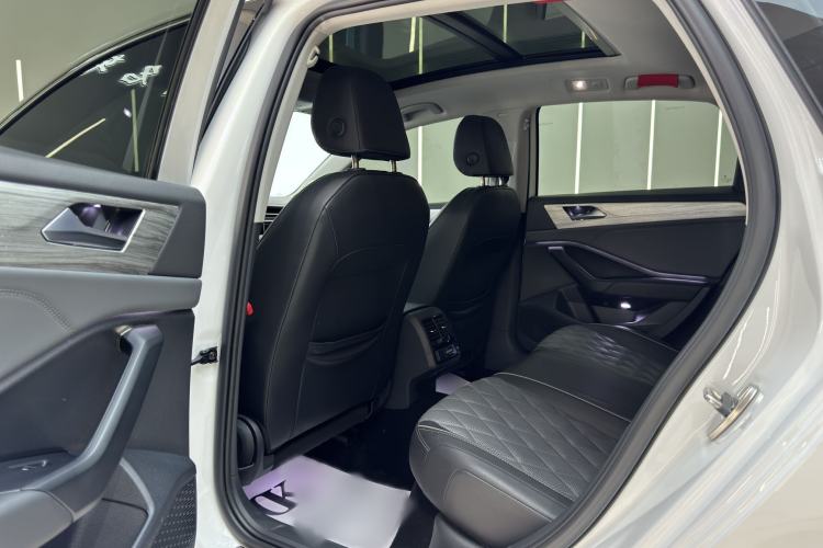 Used Volkswagen Sagitar 2023 300TSI DSG Excellence Edition Interior 5