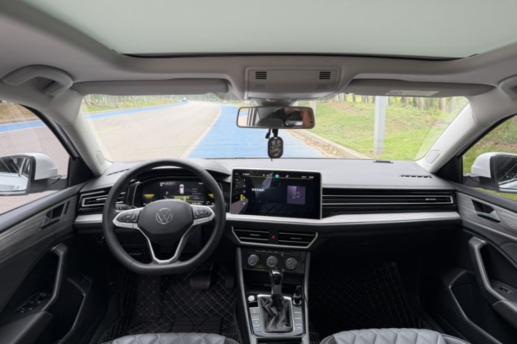 Used Volkswagen Sagitar 2023 300TSI DSG Excellence Edition Interior 6