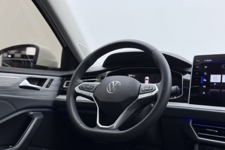 Used Volkswagen Sagitar 2023 300TSI DSG Excellence Edition Interior 6