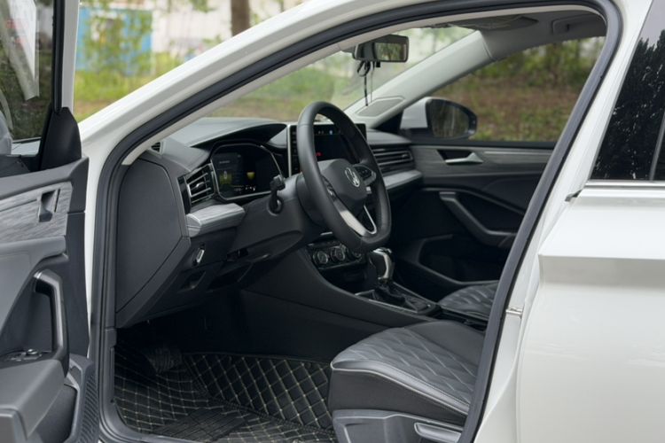 Used Volkswagen Sagitar 2023 300TSI DSG Excellence Edition Interior 7