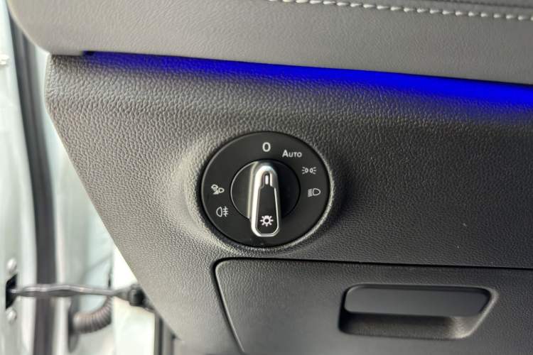 Used Volkswagen Sagitar 2023 300TSI DSG Excellence Edition Interior 7