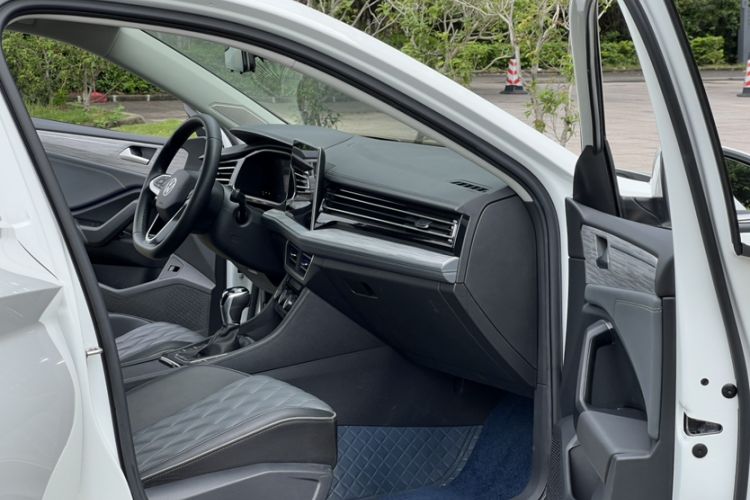 Used Volkswagen Sagitar 2023 300TSI DSG Excellence Edition Interior 9