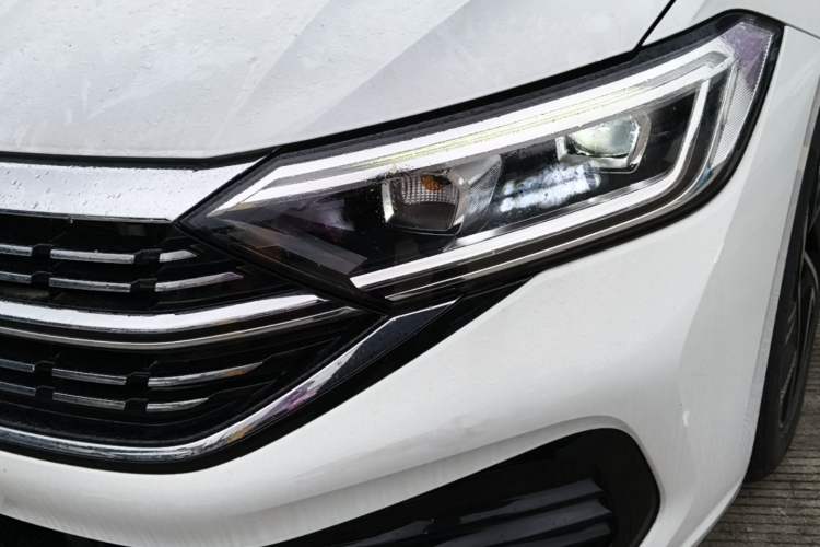 Used Volkswagen Sagitar 2023 300TSI DSG Excellence Edition Left Front Headlight
