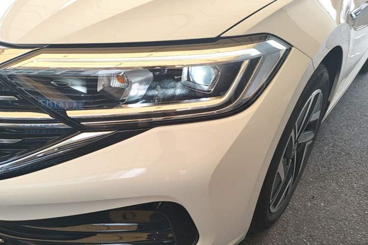 Used Volkswagen Sagitar 2023 300TSI DSG Excellence Edition Left Front Headlight