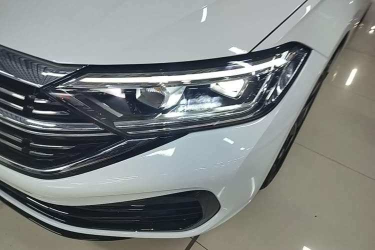 Used Volkswagen Sagitar 2023 300TSI DSG Excellence Edition Left Front Headlight
