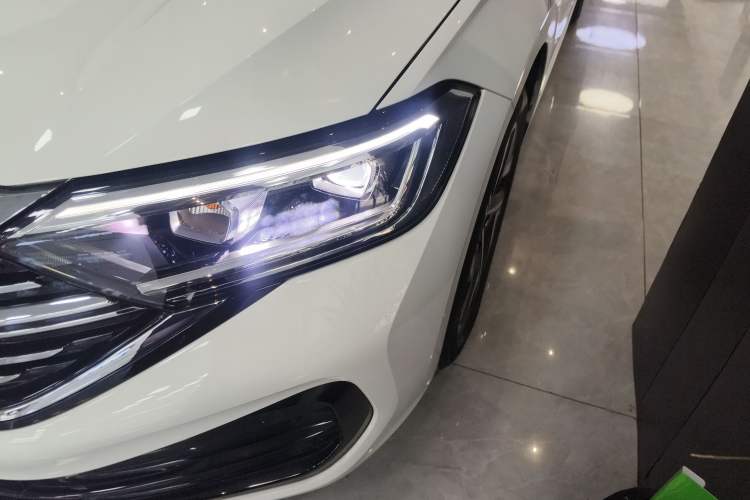 Used Volkswagen Sagitar 2023 300TSI DSG Excellence Edition Left Front Headlight
