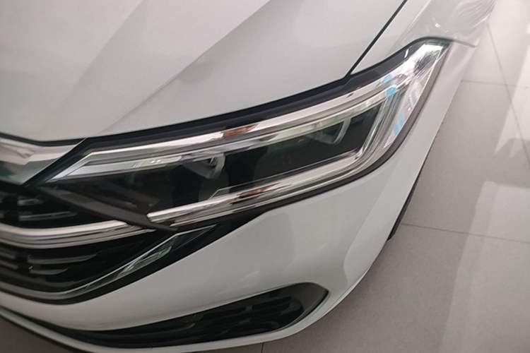 Used Volkswagen Sagitar 2023 300TSI DSG Excellence Edition Left Front Headlight