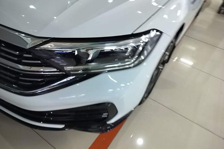 Used Volkswagen Sagitar 2023 300TSI DSG Excellence Edition Left Front Headlight