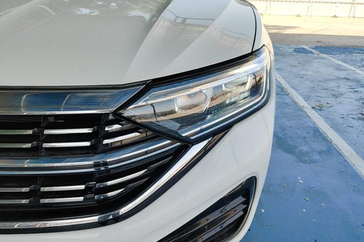 Used Volkswagen Sagitar 2023 300TSI DSG Excellence Edition Left Front Headlight