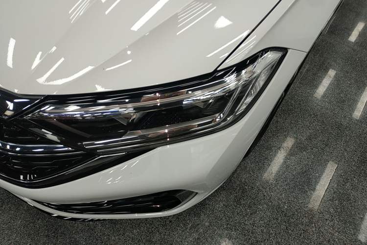 Used Volkswagen Sagitar 2023 300TSI DSG Excellence Edition Left Front Headlight