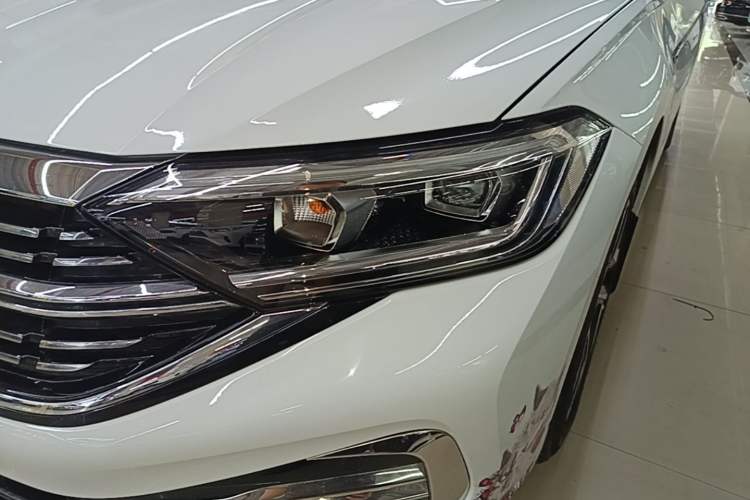 Used Volkswagen Sagitar 2023 300TSI DSG Excellence Edition Left Front Headlight