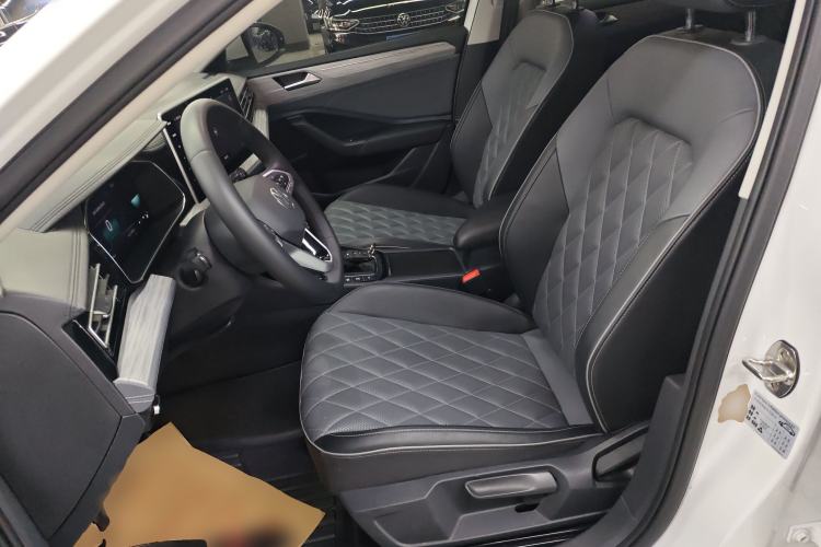 Used Volkswagen Sagitar 2023 300TSI DSG Excellence Edition Left Front Seat