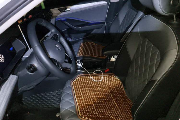Used Volkswagen Sagitar 2023 300TSI DSG Excellence Edition Left Front Seat