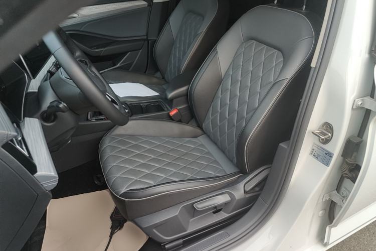 Used Volkswagen Sagitar 2023 300TSI DSG Excellence Edition Left Front Seat