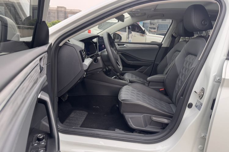 Used Volkswagen Sagitar 2023 300TSI DSG Excellence Edition Left Front Seat