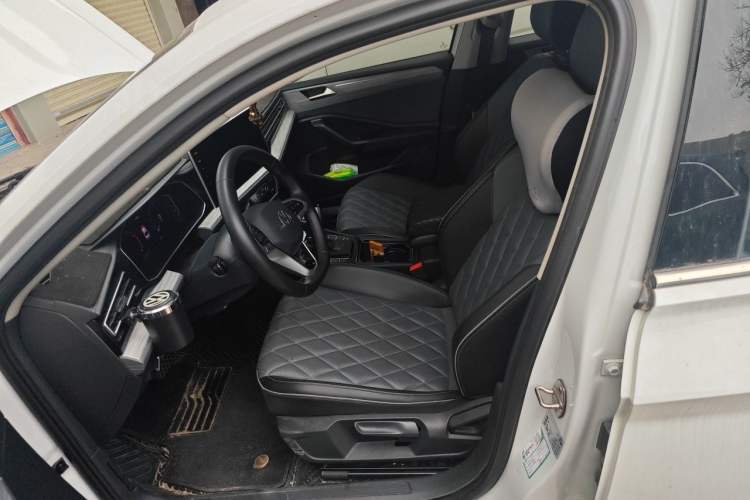 Used Volkswagen Sagitar 2023 300TSI DSG Excellence Edition Left Front Seat
