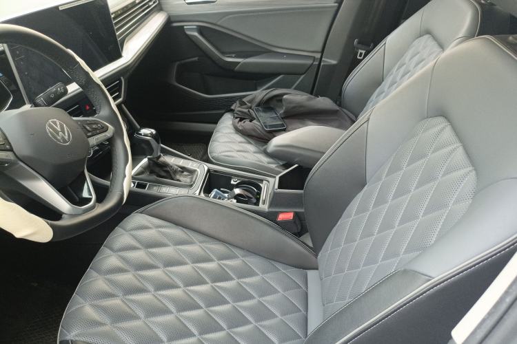 Used Volkswagen Sagitar 2023 300TSI DSG Excellence Edition Left Front Seat