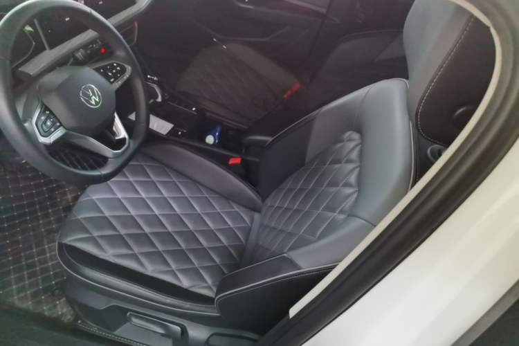 Used Volkswagen Sagitar 2023 300TSI DSG Excellence Edition Left Front Seat
