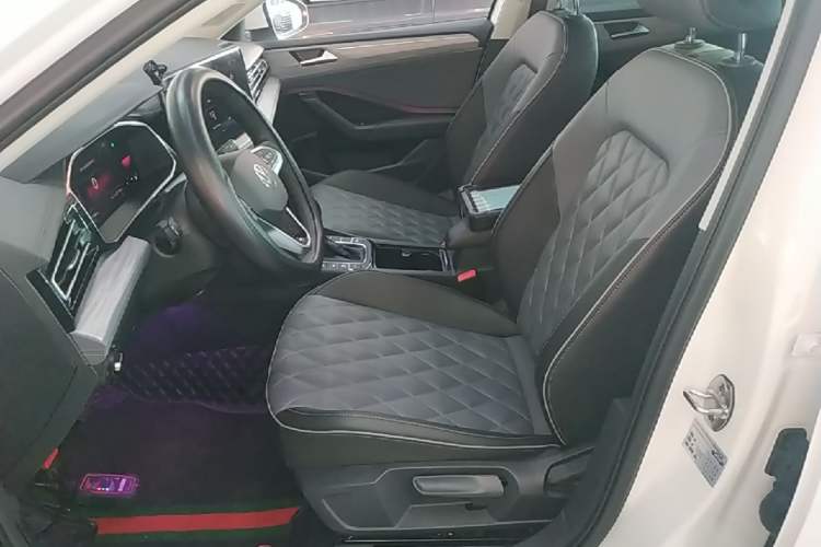 Used Volkswagen Sagitar 2023 300TSI DSG Excellence Edition Left Front Seat