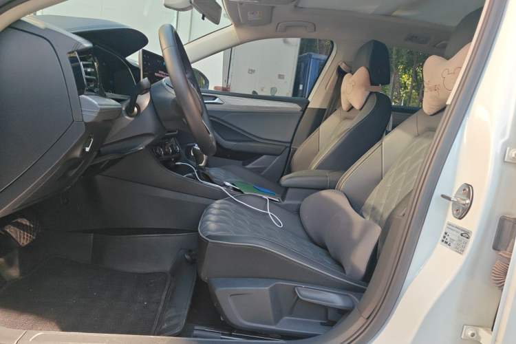 Used Volkswagen Sagitar 2023 300TSI DSG Excellence Edition Left Front Seat