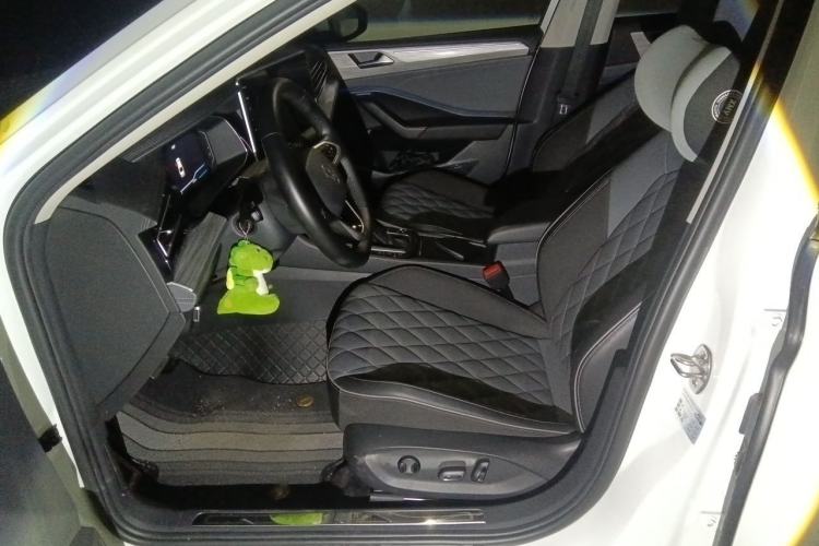Used Volkswagen Sagitar 2023 300TSI DSG Excellence Edition Left Front Seat