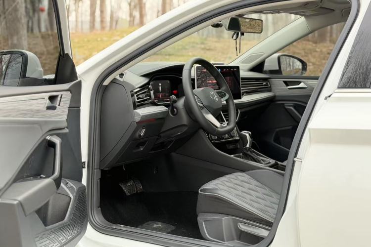 Used Volkswagen Sagitar 2023 300TSI DSG Excellence Edition Left Front Seat