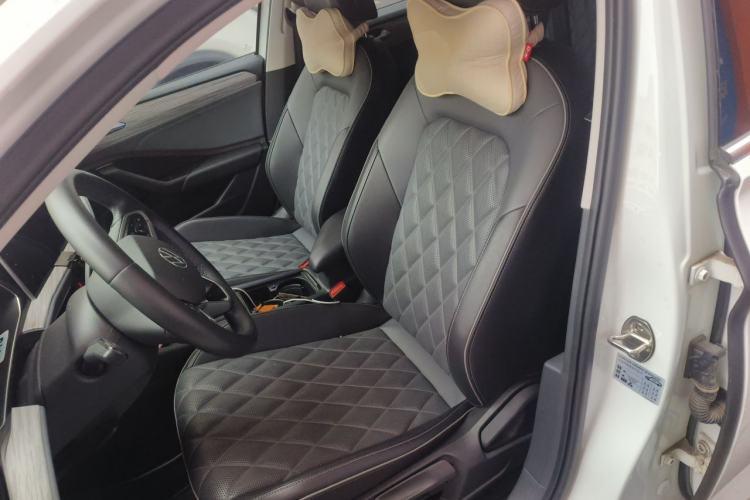 Used Volkswagen Sagitar 2023 300TSI DSG Excellence Edition Left Front Seat