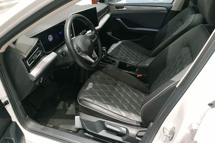 Used Volkswagen Sagitar 2023 200TSI DSG Excellence Edition Left Front Seat