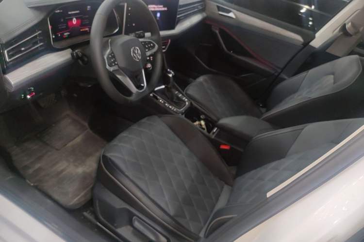 Used Volkswagen Sagitar 2023 300TSI DSG Excellence Edition Left Front Seat
