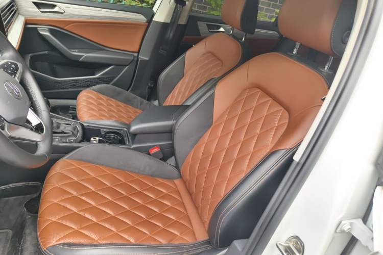 Used Volkswagen Sagitar 2023 300TSI DSG Excellence Edition Left Front Seat