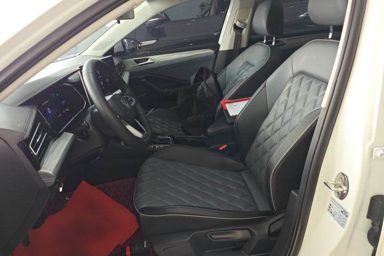 Used Volkswagen Sagitar 2023 300TSI DSG Excellence Edition Left Front Seat