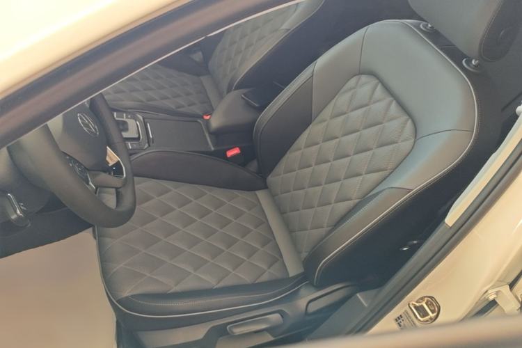 Used Volkswagen Sagitar 2023 300TSI DSG Excellence Edition Left Front Seat