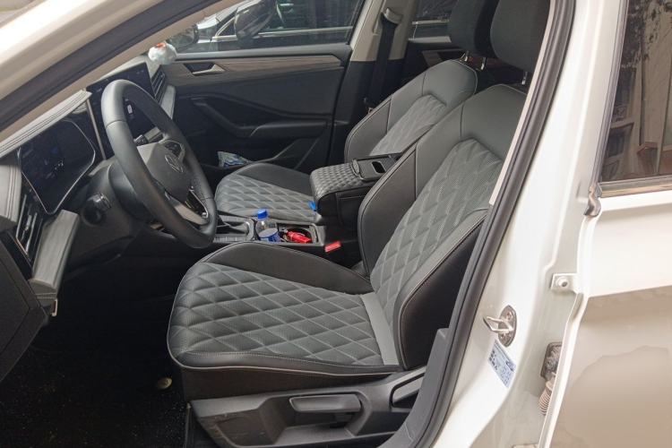 Used Volkswagen Sagitar 2023 300TSI DSG Excellence Edition Left Front Seat
