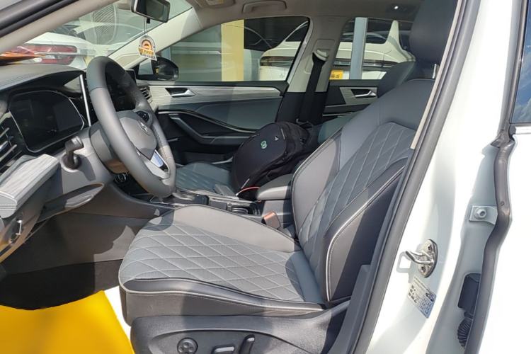 Used Volkswagen Sagitar 2023 300TSI DSG Excellence Edition Left Front Seat